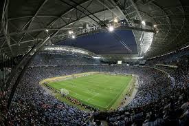 国米赛中年轻球员崛起，老将挣扎，球队面临转型与平衡挑战。